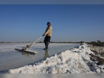 No Trees, No Fans: Surviving Extreme Heat in India's Salt Pans
