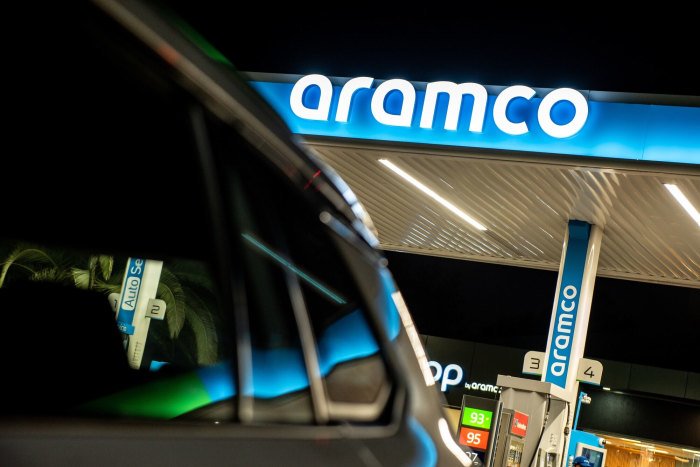Oil Giant Reports Strong Profit Growth Amid Shipping Route Disruption Fears in the Gulf