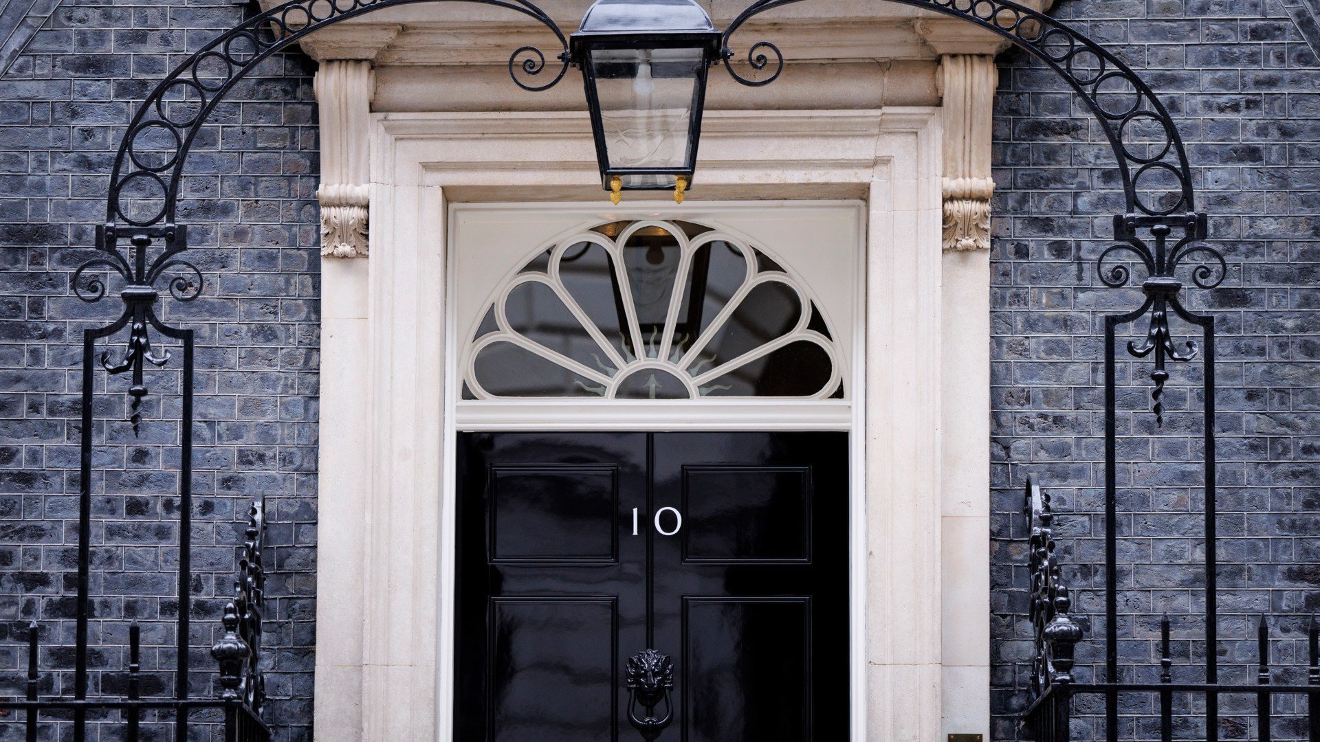 UK Sanctions Network Alleged to Have Planned Attacks for Iran, Escalating Security Tensions