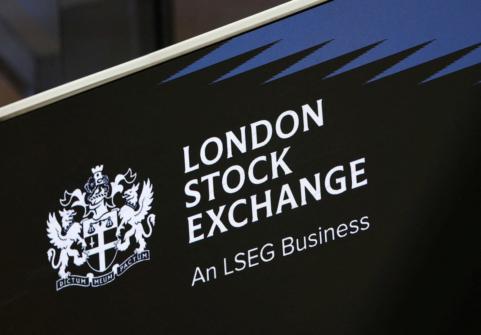 FTSE 100 Climbs as Mining Stocks Surge and Airtel Africa Hits Record High