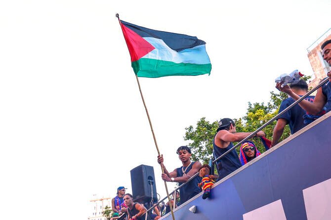 Barcelona Star Lamine Yamal Wavers Palestinian Flag During Title Parade