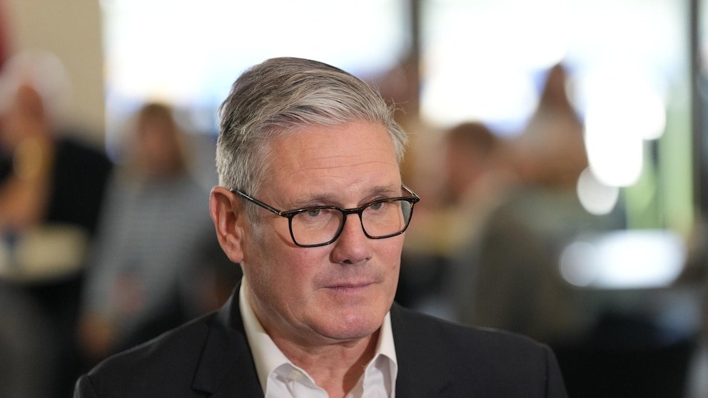 Local Elections Expose Pressure on Starmer as UK Political Landscape Shifts