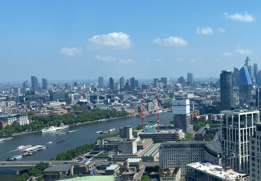 UK Markets Reprice Political Risk as Bond Yields Surge on Leadership Uncertainty and Global Tensions