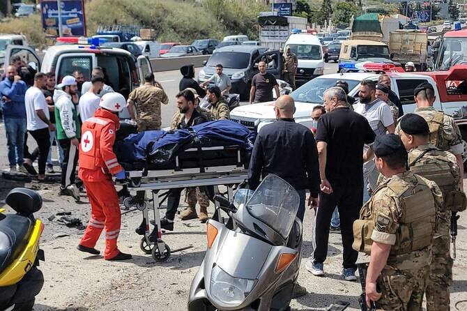 Israel Strikes Target Cars on Highway South of Beirut