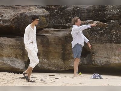 A Random Beachgoer Walked Through an Australian Fashion Week Runway — and Exposed the Industry’s New Reality