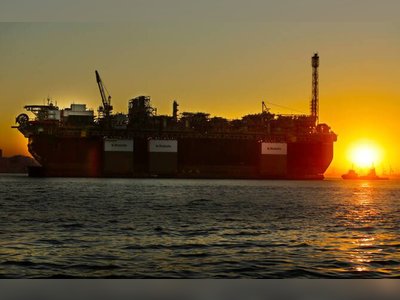 Oil Prices Dip Following Iran's Move to Allow Vessel Transit Through Strait of Hormuz