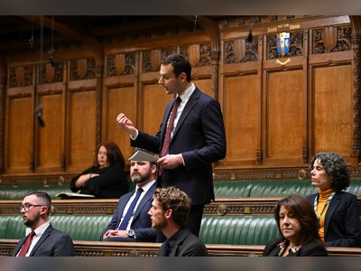 UK Lawmaker Resigns Seat, Opening Path for Potential Burnham Leadership Challenge
