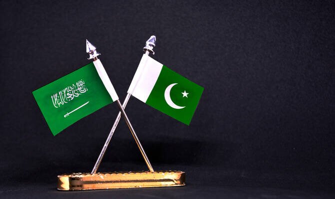 Saudi Industry Minister Discusses Expanding Industrial Partnership with Pakistani Counterpart