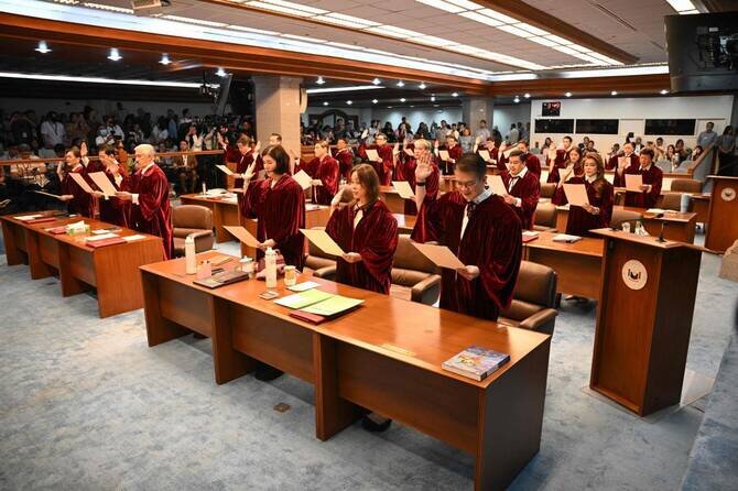 Philippines Swears in Senators for VP Duterte's Impeachment Trial
