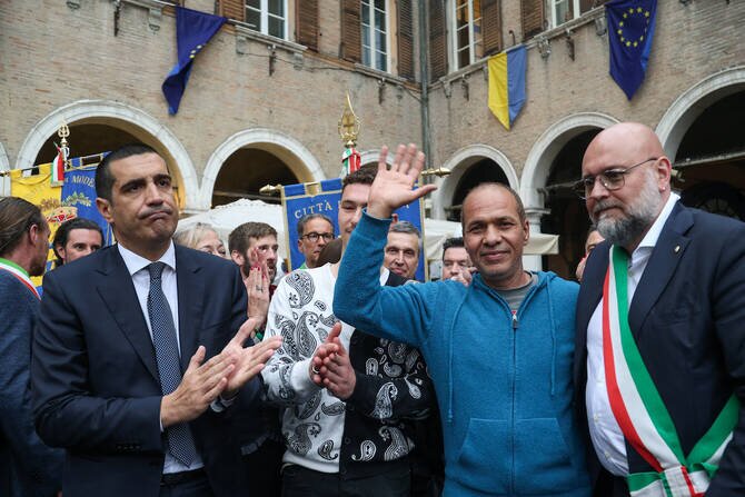 Egyptian Bricklayer and Son Praised for Helping Stop Knife-Wielding Attacker in Italy