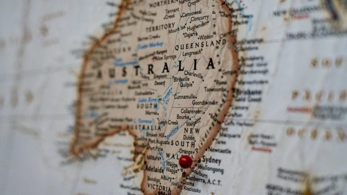 Australia’s Housing Push Reignites Fight Over Airbnb-Style Rentals
