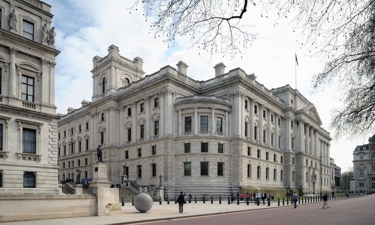 UK Moves to Loosen Bank Risk Rules in Bid to Boost Lending and Growth