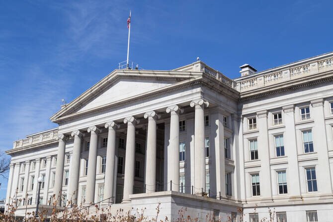 Saudi Arabia and UAE Reduce US Treasury Holdings in March