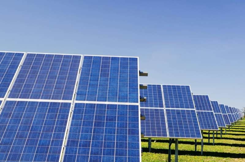 Australia’s Solar Boom Enters a New Phase as Batteries, Grid Strain and Policy Collide