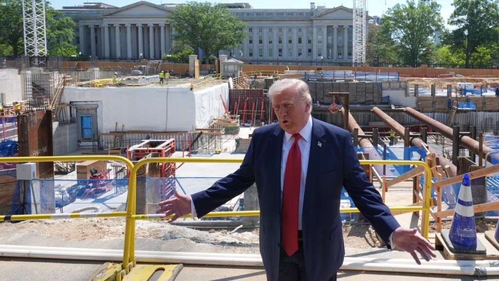 Trump Links Iran Policy to White House Ballroom Tour Amid Ongoing Nuclear Talks