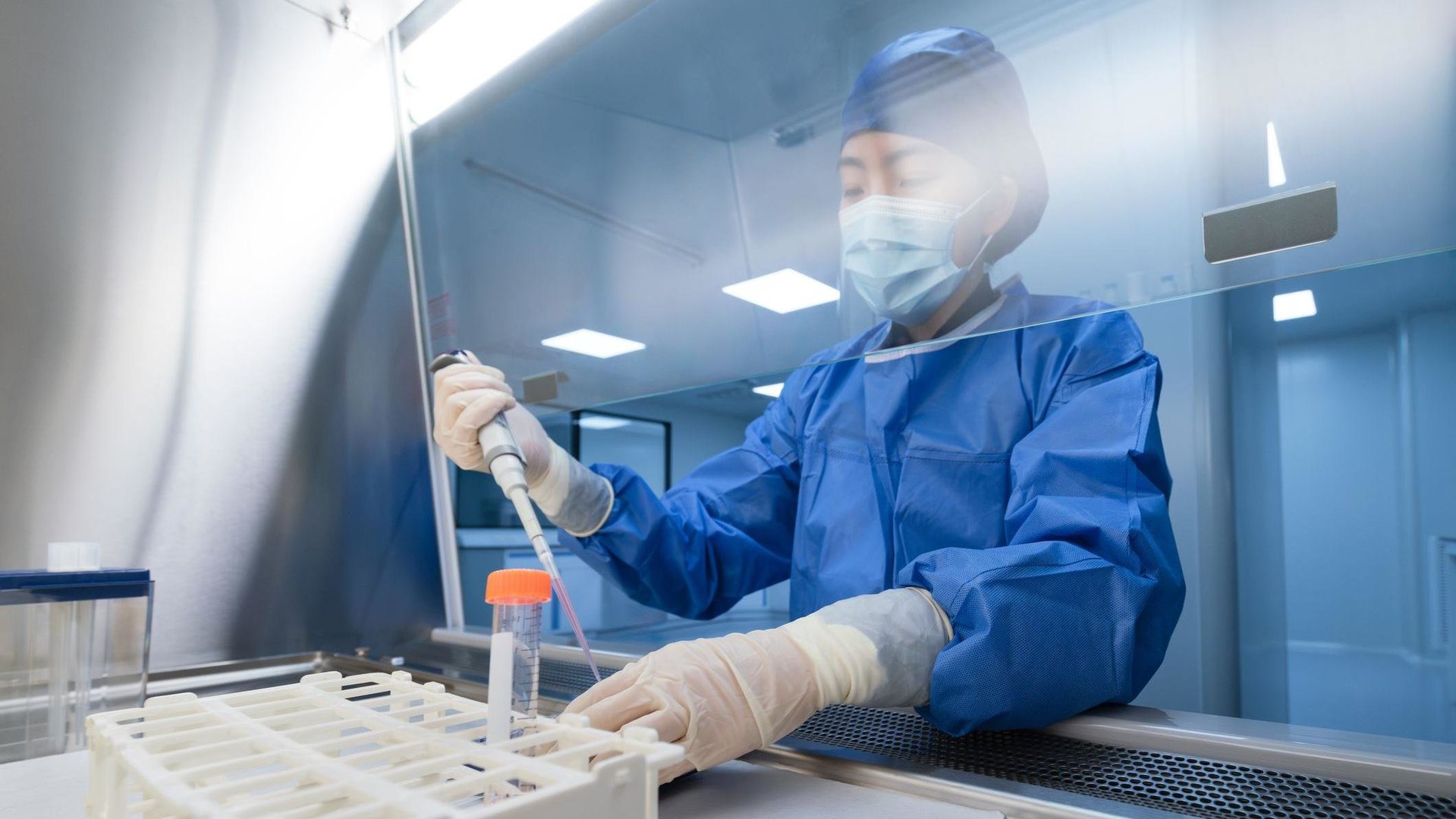 UK Scientists Advance Ebola Vaccine Candidate Toward Human Trials Within Months