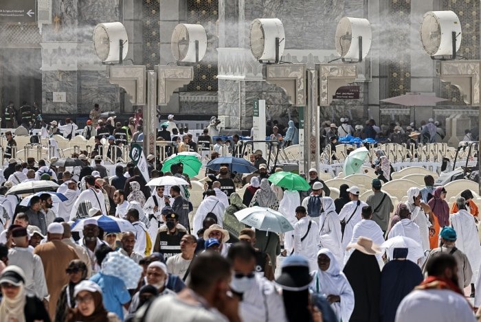 War Shadows Hajj as Thousands of Iranians Enter Saudi Arabia for Pilgrimage