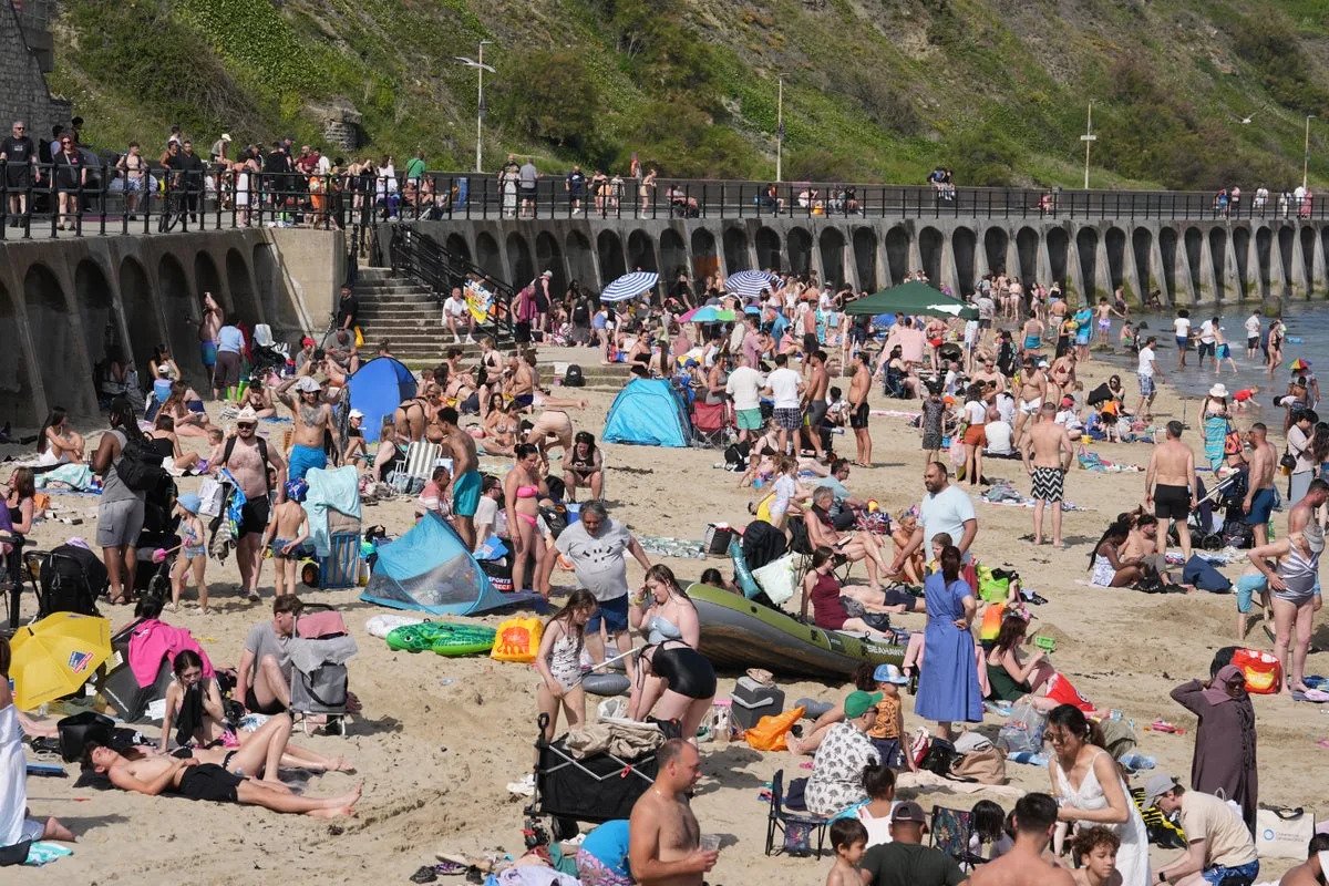 UK Heatwave Declaration Marks Early Peak in Summer Temperature Spike