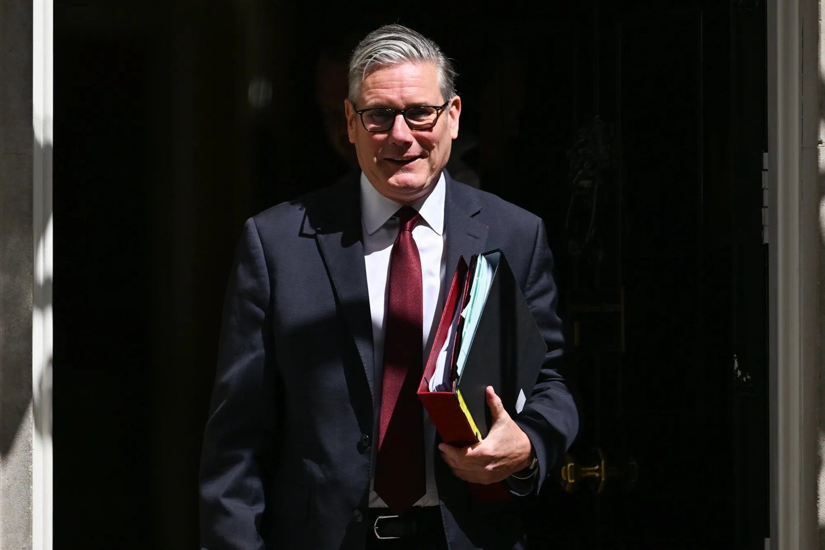 Starmer Leadership Pressure Reopens UK Wealth Tax Fault Line as Labour Divisions Deepen