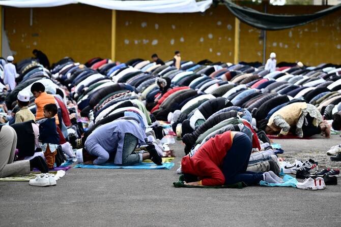 Muslim Candidates Divide Right in Italian City Vote