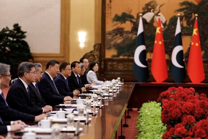 Xi Hails 'Unbreakable' Pakistan Ties, Praises Role in Iran Peace Efforts