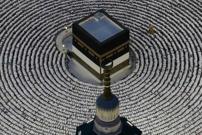 Hajj Sermons Translated into 35 Languages for Global Audience