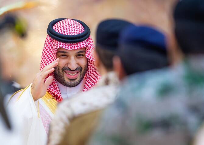 Saudi Crown Prince Salutes Hajj Workforce at Eid Reception in Mina