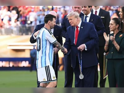 Trump Draws Boos and Podium Scrutiny at Spain’s World Cup Triumph