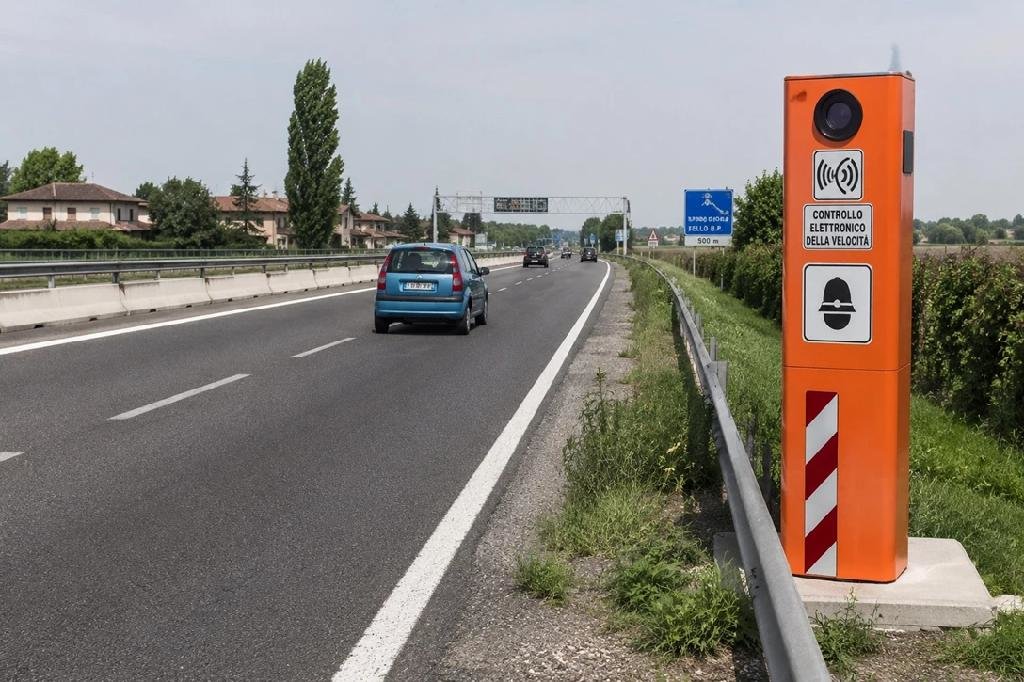 Italian Speed Camera Issues Nearly 32,000 Fines in 10 Weeks, Worth More Than €3 Million